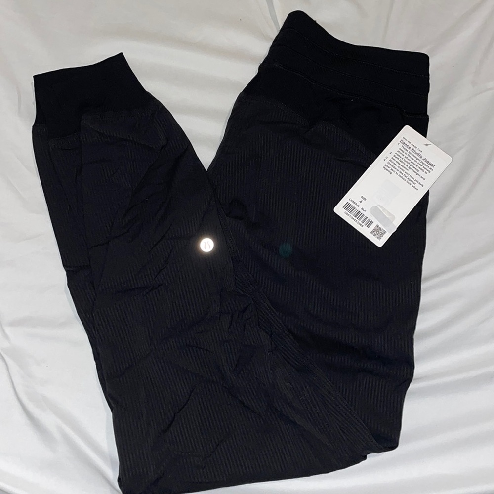NWT Lululemon dance studio joggers